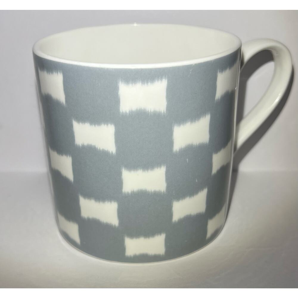 Cute grey checkered mug